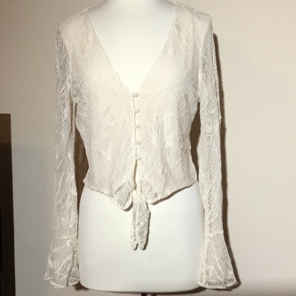 WAYF Pianceza Knot Front Top (B) - Picture 2 of 7